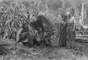 Egon von Eickstedt und Personen (Deutsche Ostasien-Expedition 1937/1939)