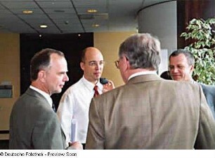 Ulrich Prasser (Hotel Mercure Newa), unbekannt, Prof. Jürgen Hering (SLUB) und Wolfgang Hesse (SLUB/Deutsche Fotothek) im Gespräch