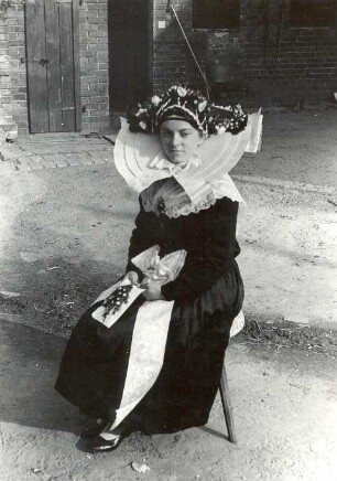 Braut aus Kunersdorf : Kleidung - niedersorbische Tracht. Ort: Kósobuz / Kunersdorf. Braut