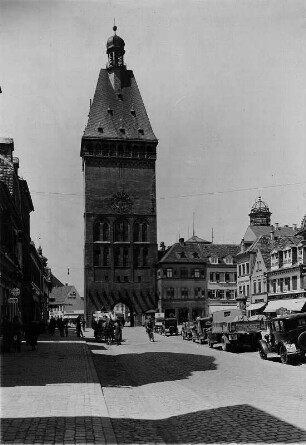 Speyer am Oberrhein. Ansicht des Altpörtel, des westlichen Stadttores und der Maximilianstraße.