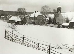Bahratal, Markersbach : Bahratal-Markersbach. Ortsansicht mit Kirche. Winteraufnahme