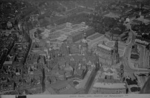 Dresden-Altstadt. Nordwestlicher Stadtkern mit Zwinger und Theaterplatz. Luftbild-Schrägaufnahme von Osten