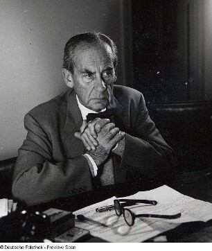 Portraitserie Walter Gropius