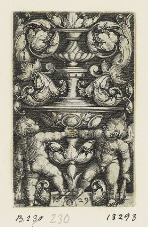 Ornament mit zwei Genien unter einer großen Vase