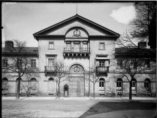 Karlsruhe Münzstätte - Stephanienstraße 28 Außenansicht - Fassade vom Mittelbau