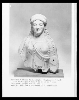 Weibliche Halbfigur