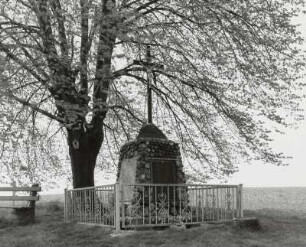 Denkmalanlage für die Gefallenen des ersten Weltkrieges : Denkmalanlage für die Gefallenen des ersten Weltkrieges (nach 1918). Panschwitz-Kuckau-Ostro, Anhöhe "Kupcy"