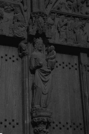 Nürnberg: Madonna am Portal [Lorenzkirche]