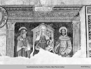 Thronende Madonna mit Christuskind, das einen Rosenkranz hält, und den Heiligen Viktor und Franz von Assisi