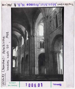 Lessay (Manche): Ehemalige Abteikirche, Inneres nach Südosten (1958)