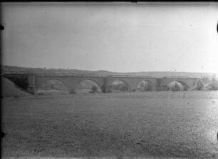Bahnbrücke (evtl. über die Tauber zw. Weikersheim und Elpersheim)