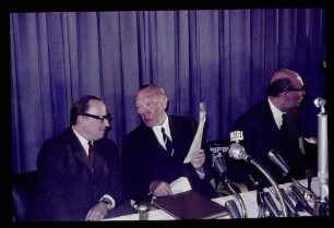 Kanzler-Pressekonferenz 7.5.62.