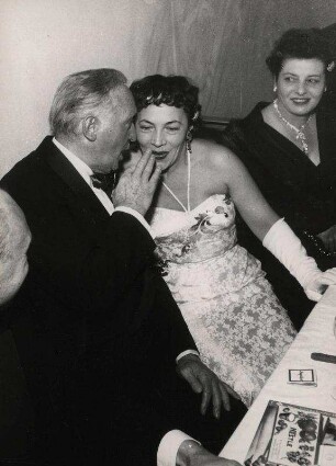 Hans Albers und Tatjana Sais. Filmball 1956