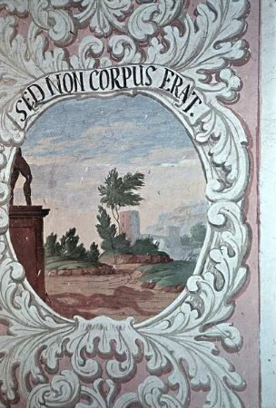 Innendekoration der Schlosskapelle — Wanddekoration der Schlosskapelle — Emblematische Darstellungen in den Gewänden und Stürzen des Emporengeschosses — Statue am Wegesrand