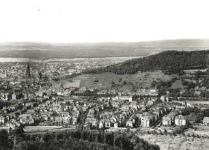 Freiburg, Stadtansicht : Freiburg. Stadtansicht mit Schlossberg über das Dreisamtal von Südosten