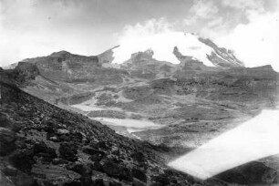 Westseite des Kibo, von der alten Ufermoräne des Glazialtales (bei 4300) aus