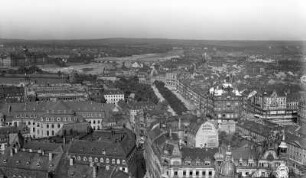 Dresden. Blick vom Rathausturm über das Stadtzentrum nach Nordosten zum Pirnaischen Platz