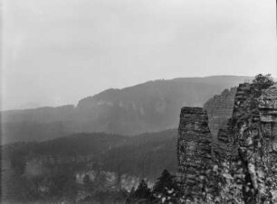 Blick vom Prebischtor : Blick in die Landschaft der böhmisches Schweiz vom Prebischtor (Pravcická brána) aus.