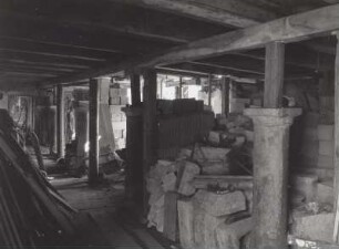 Mobschatz-Podemus, Am Dorfplatz 10. Bauernhof. Wohnstallhaus (bez. 1842), Erdgeschoß