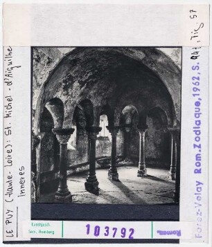 Le Puy: Saint-Michel-d'Aiguilhe, Inneres