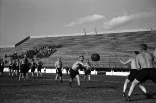 Tag des rumänischen Sports: Medizinballspiel