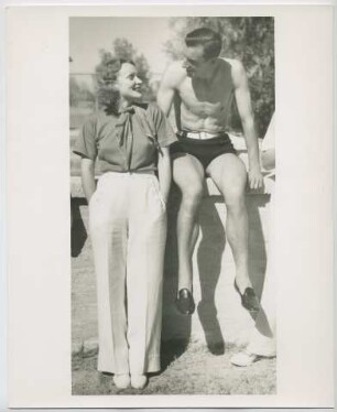 Marlene Dietrich und Fred Perry am Tennisplatz (Los Angeles, Oktober 1934) (Archivtitel)
