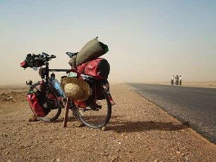 Anderswo. Allein in Afrika