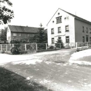 Colditz-Thumirnicht, Thumirnichter Platz 6. Gasthof "Kutscherstube" (Vierseithof; 1876). Straßenansicht