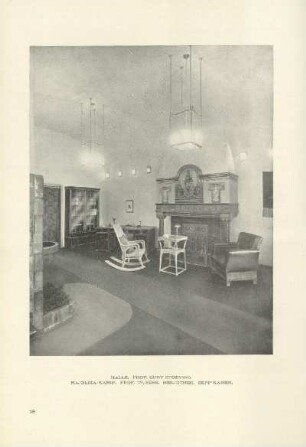 Halle. Majolinka-Kamin. Bibliothek