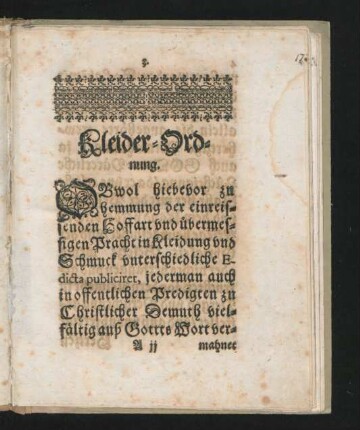 Kleider-Ordnung.