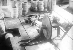 Das Wickeln von Honeycombspulen, Radiofrequenz : Technikgeschichte | Elektrotechnik | Radiotelegraphie und -telephonie | Aus der Fabrikation der Rundfunkempfänger (Radiofrequenz)