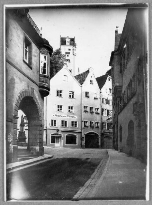 Vorm Kloster in Füssen : Blick auf das Photohaus F. Wirth