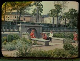 Spielende Kinder am Brunnen, Deutz