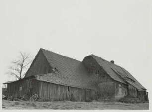 Altes Bauerngehöft mit Nebengebäude aus Holz, Pegau