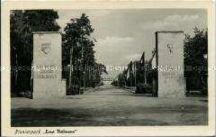 Eingang der Pionierpark "Ernst Thälmann" in Berlin-Wuhlheide