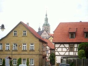 Stadtbild-Ansicht entlang der Pfarrgasse zur Stadtkirche