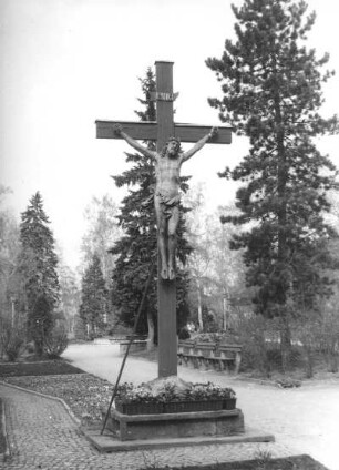 Kruzifix : Kruzifix. Zinkguß, Holzkreuz. wohl 19. Jh. Annaberg-Buchholz, Alter Friedhof