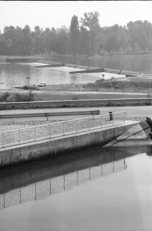 Rheinau: Von Schleuse auf Kulturwehr am Altrhein