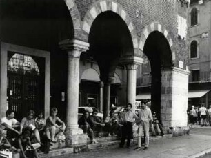 Piazza delle Erbe, Verona