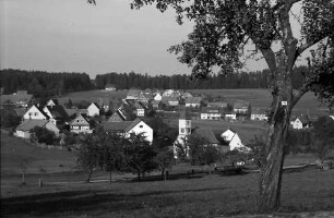 Besenfeld: Ort von der Höhe
