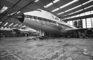 Frankfurt: Flughafen; Montagehalle V mit Jumbo-Jets