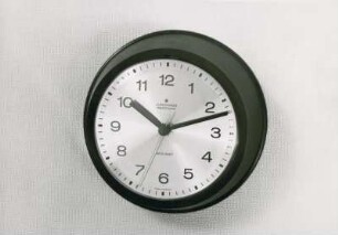 Junghans Wanduhr "electronic" "ato-mat" "331/3507" von Udo Schultheiss