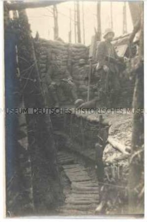Soldaten im Schützengraben