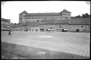 Bilin. Markplatz mit Schloss