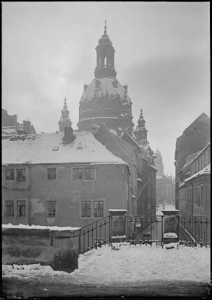 Dresden, Blick auf die Frauenkirche und in die Münzgasse von der Brühlschen Terrasse