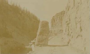 Yellowstone: Entrance "Golden Gate"