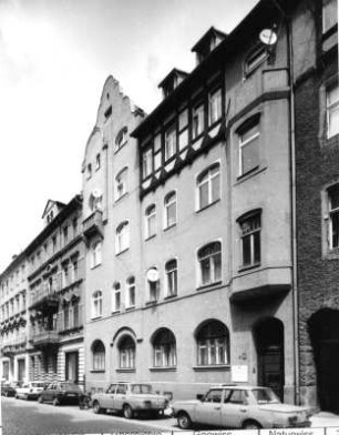 Meißen-Altstadt, Martinstraße 2/3. Wohnhäuser mit Läden (um 1890 [Nr. 2], um 1905 [Nr. 3]). Straßenansicht