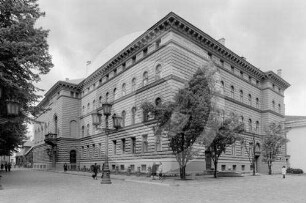 Ehemaliges Haus der Livländischen Ritterschaft