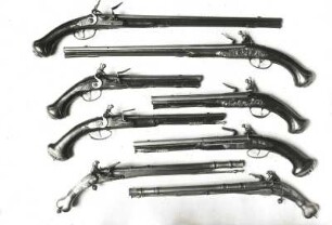 Vier Pistolenpaare; Eisen, Holz