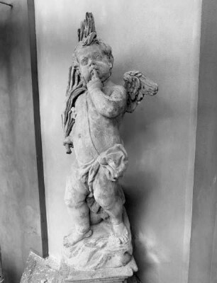 Putto mit Palmwedel